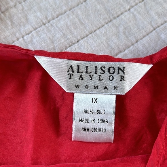 Allison Taylor woman VTG 80’s valentines red 1X 100% silk Cami tank​​ top​​​​​ - Picture 4 of 7
